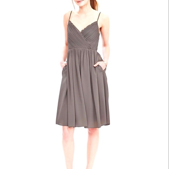 Banana Republic Spaghetti Pleated Cross V  Neck Flare Summer Sleeveless Dress 2P - Picture 1 of 8